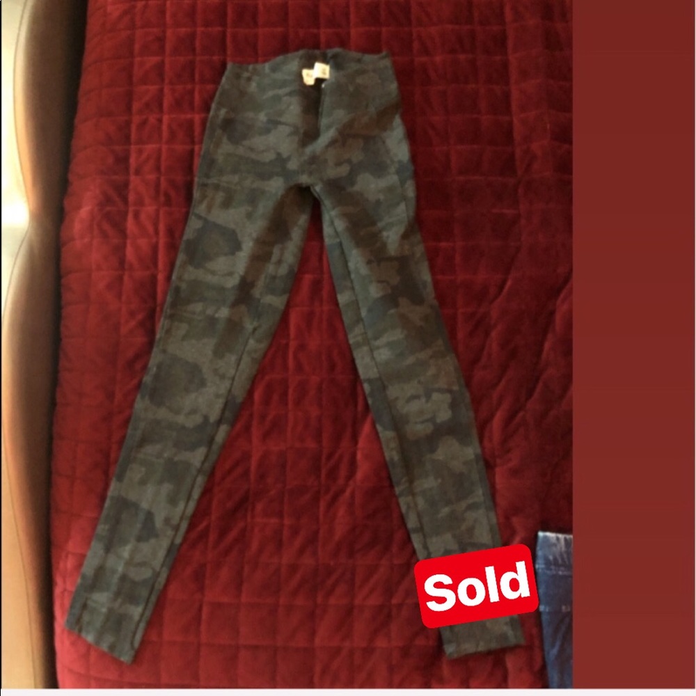 Camo leggings fits great